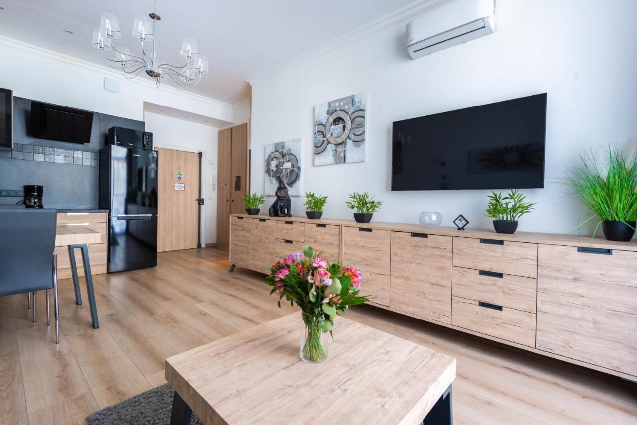 Sunny And Modern Baquis Flat Lejlighed